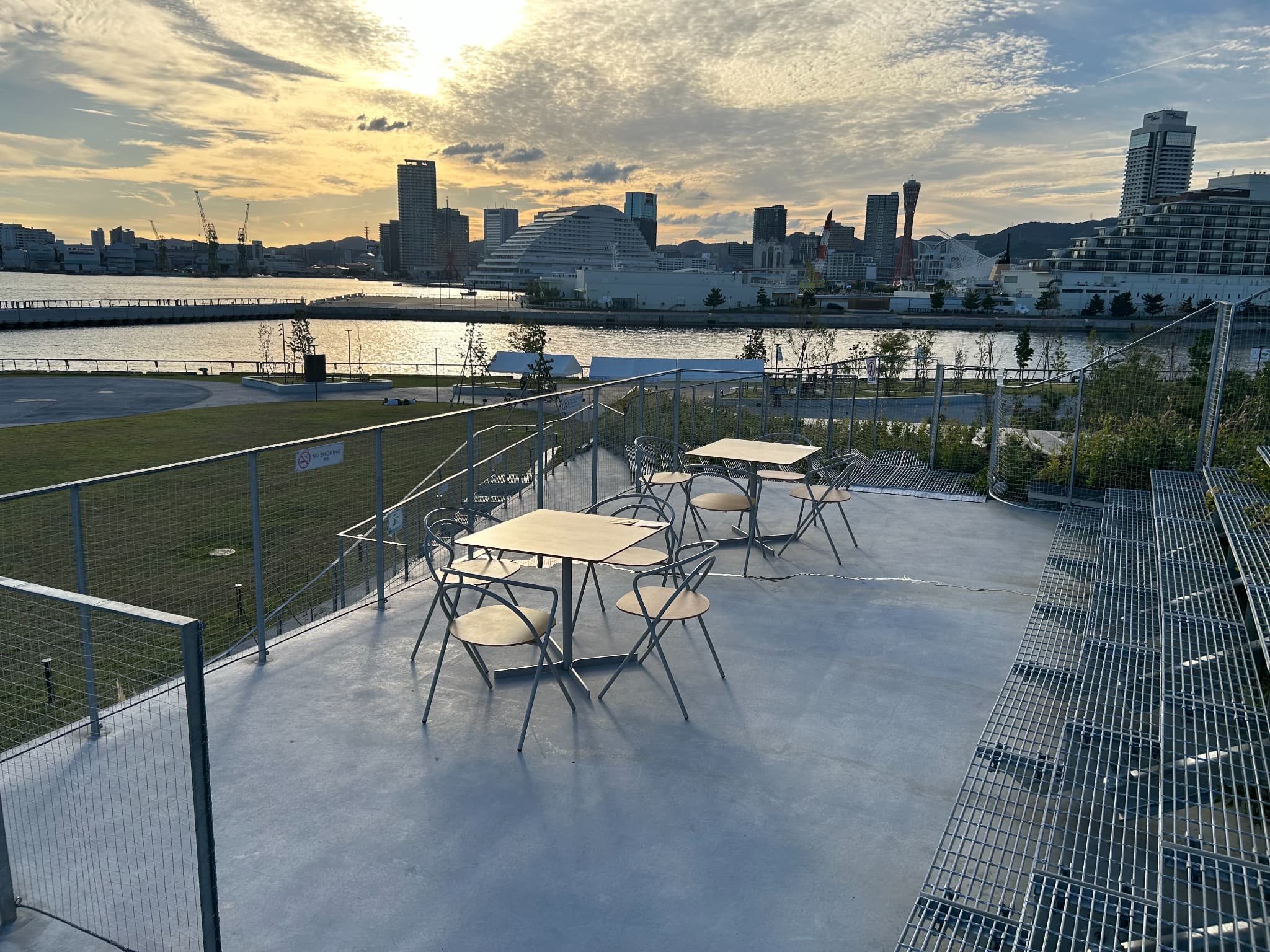 TOTTEI KOBE-みなと花火<br>テラス席のご案内